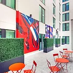The Hendrick Smithfield 4*