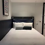 The Hendrick Smithfield Otel