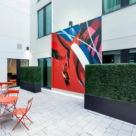 The Hendrick Smithfield Hotel