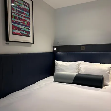 The Hendrick Smithfield Hotel 4*