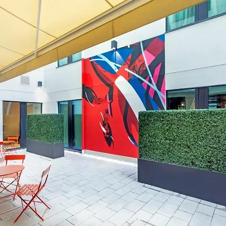 The Hendrick Smithfield Hotel 4*